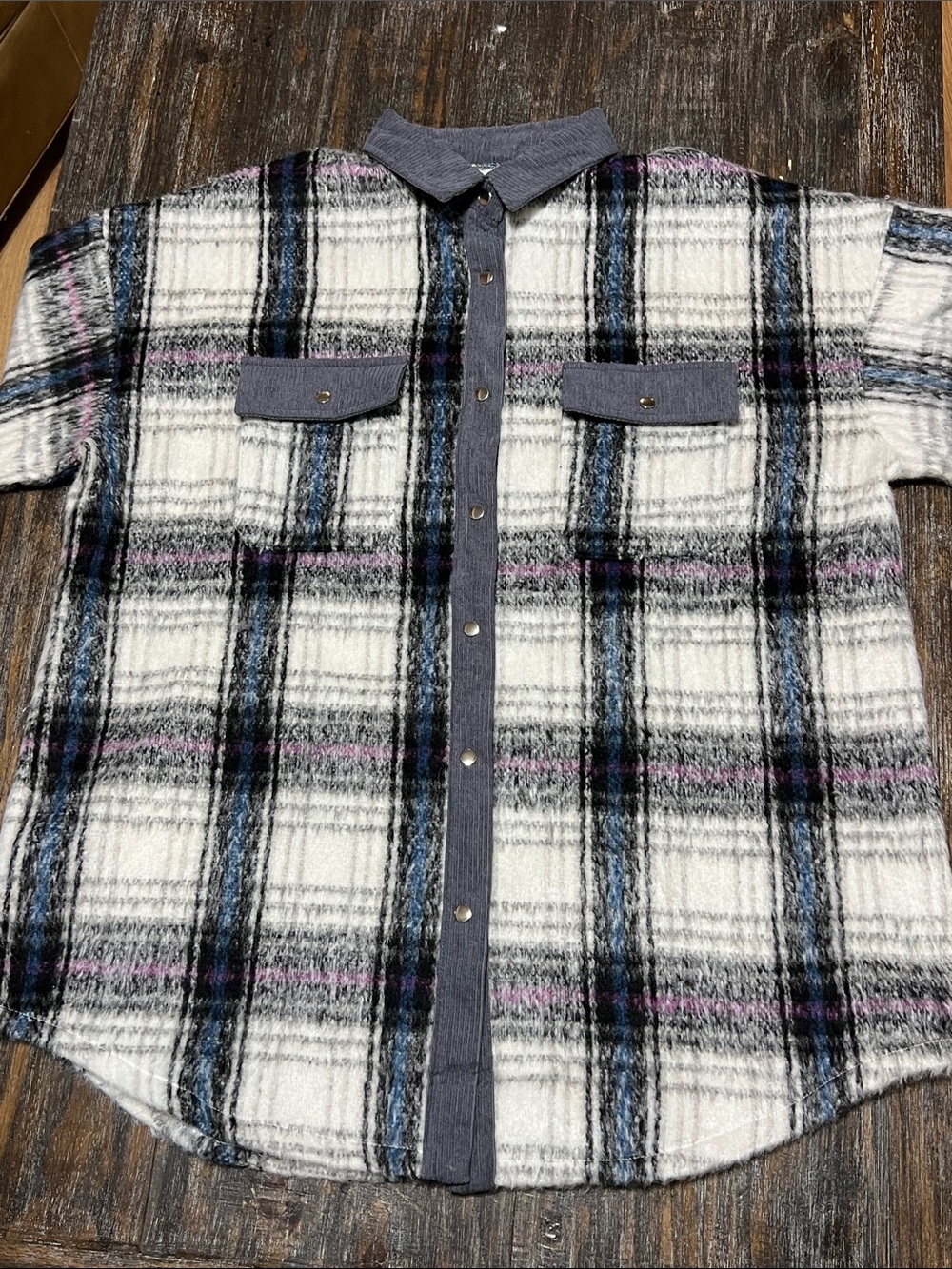 Women’s White Plaid Button-Down Shacket with Gray Trim XL Oversized